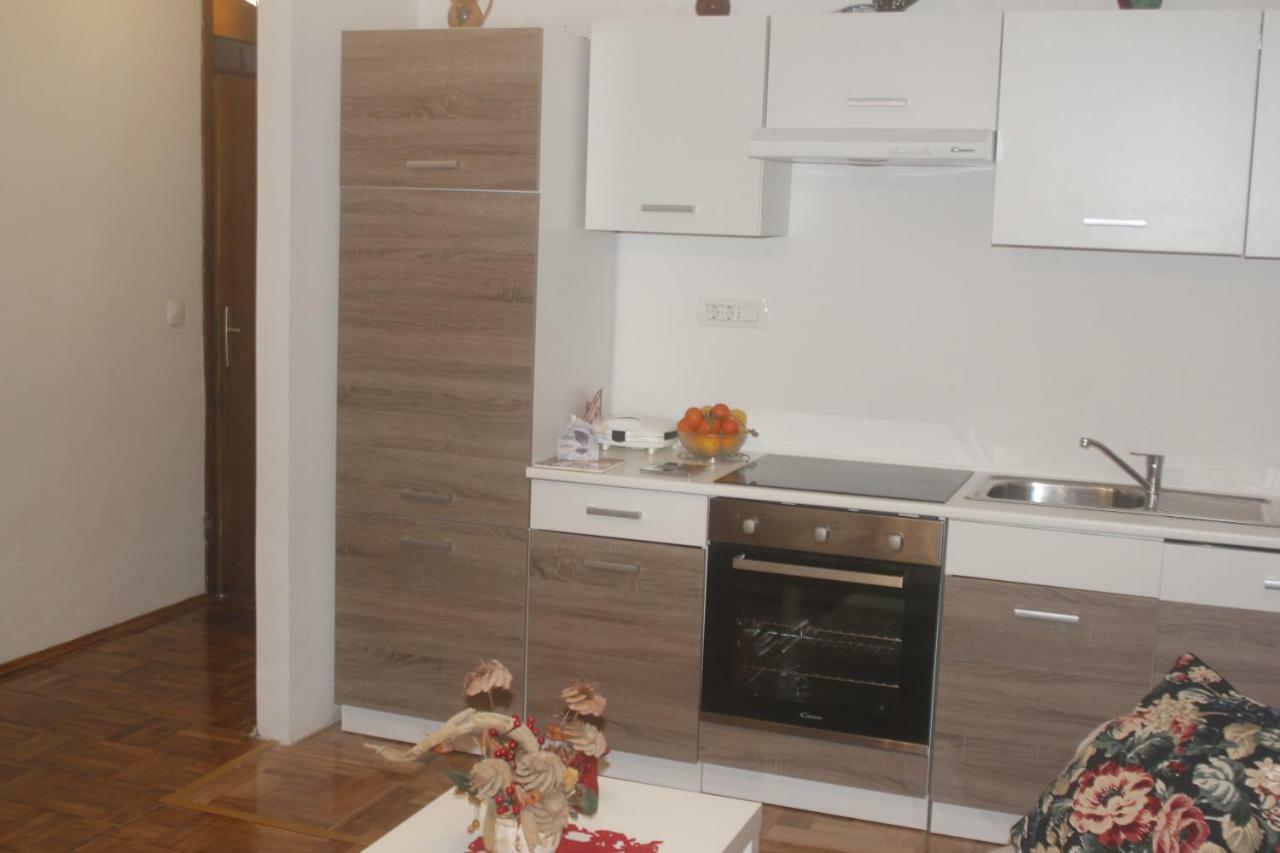 Apartman Jadranka Njivice Exterior photo