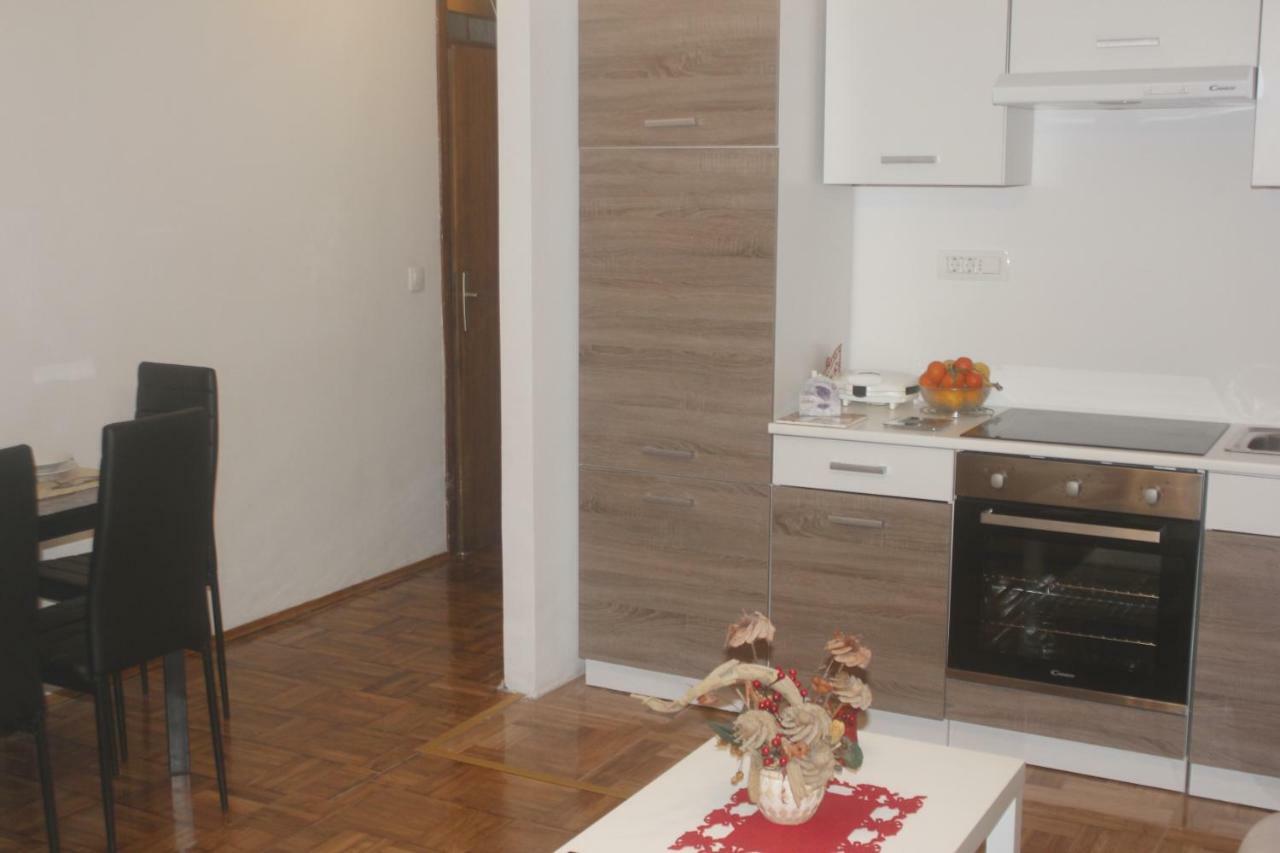 Apartman Jadranka Njivice Exterior photo